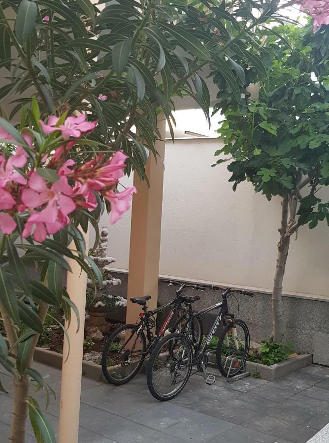 Apartment Bike Corner Zára Kültér fotó